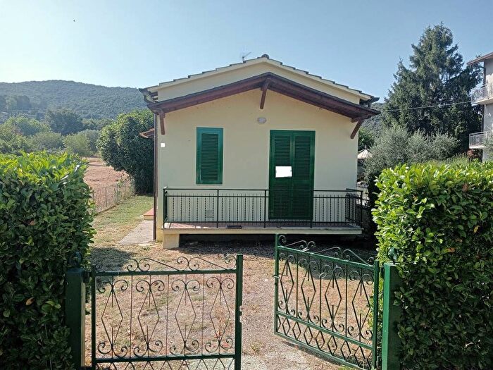 Casa bilocale in vendita in Sant'arcangelo, Magione