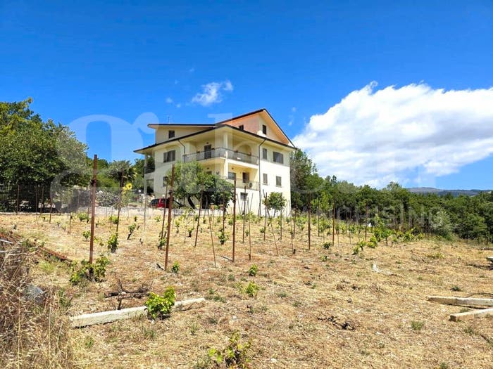 Casa con 6 locali in vendita in Via Fonte Salomone, Isernia