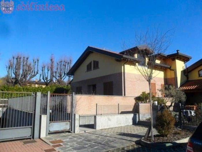 Casa con 5 locali in vendita in Via Donatori del Sangue, Lesmo