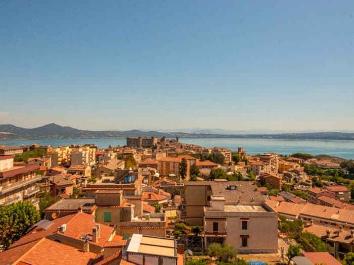 Appartamento trilocale in vendita in Via Arno, Centro, Bracciano