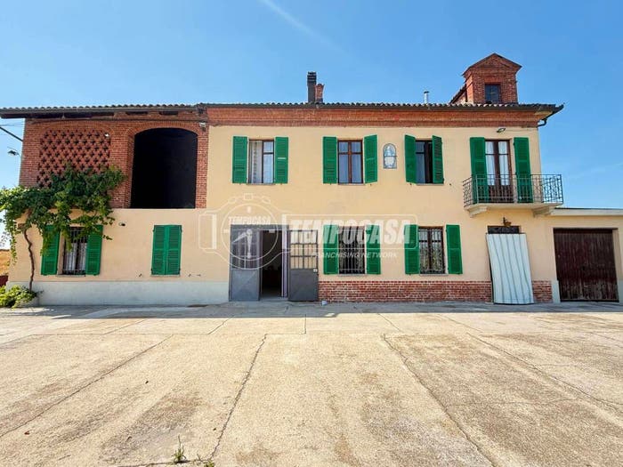 Casa con 6 locali in vendita in Frazione Revignano Palucco, Palucco, Asti