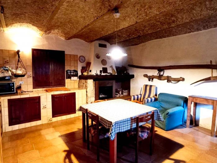Casa bilocale in vendita in Via Colle di Sora, Campoli Appennino