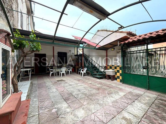 Casa quadrilocale in vendita in Via Guglielmo Marconi, Parete