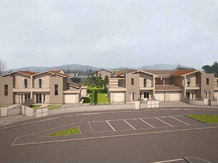 Appartamento con 5 locali in vendita in Serravalle Pistoiese