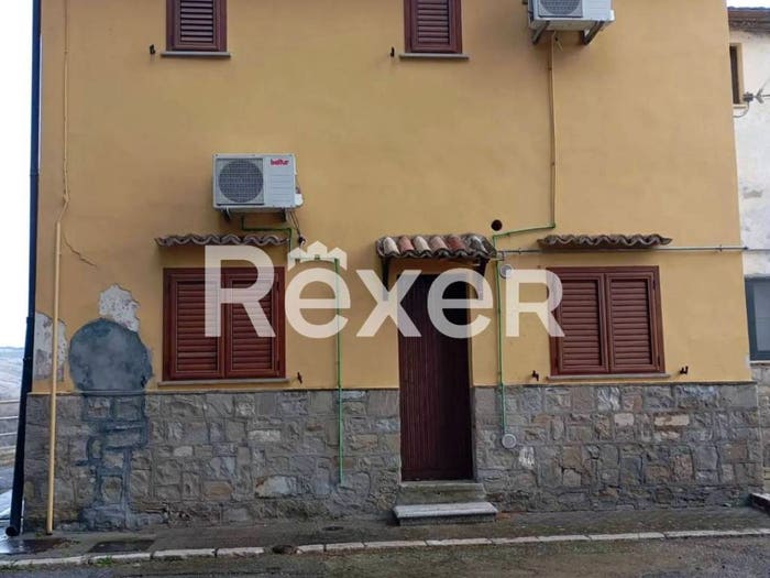Appartamento trilocale in vendita in Via Serrone, Guardia Perticara
