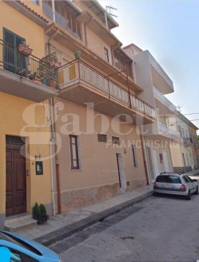 Casa con 5 locali in vendita in Via Fiume, Acquedolci