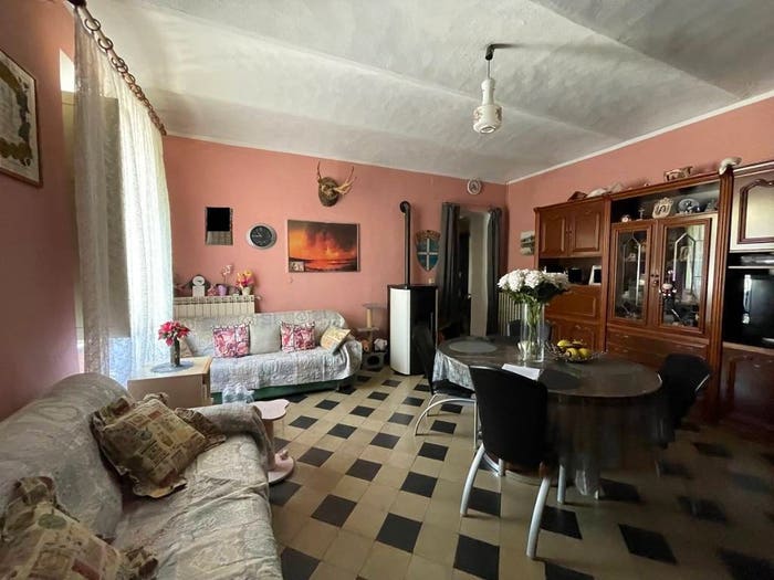 Appartamento con 5 locali in vendita in Via Maggio, Canelli