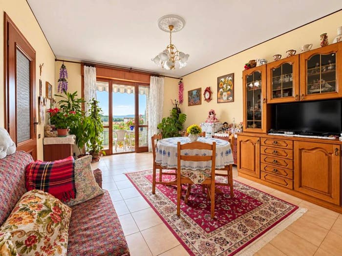 Appartamento trilocale in vendita in Via Andrea Bruzzone, Lavagnola Santuario Montemoro, Savona