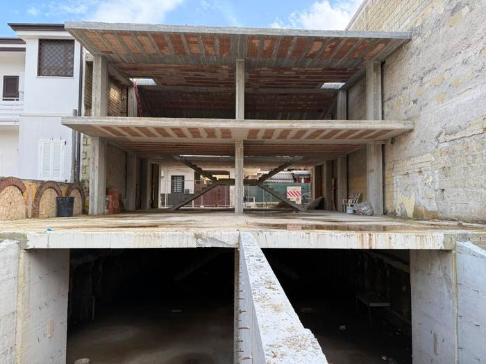 Casa con 6 locali in vendita in Via Tenente del Prete, Orta di Atella