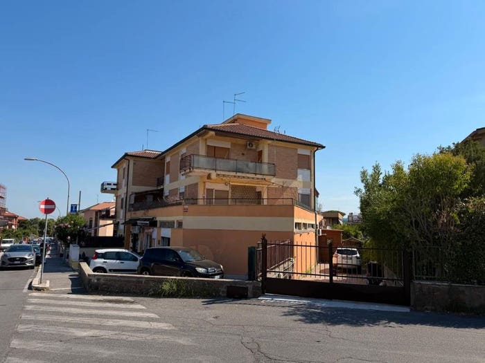 Appartamento con 5 locali in vendita in Via Martiri di Belfiore, Santa Maria delle Mole, Marino