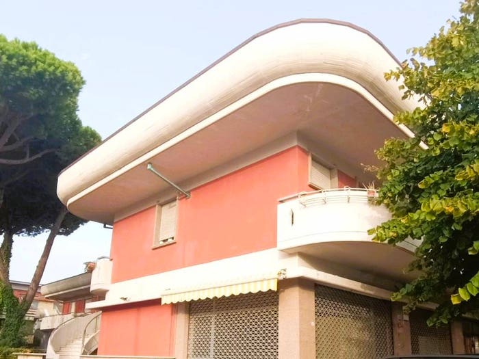 Appartamento quadrilocale in vendita in Via Fosdinovo, Marina di Massa Centro, Massa