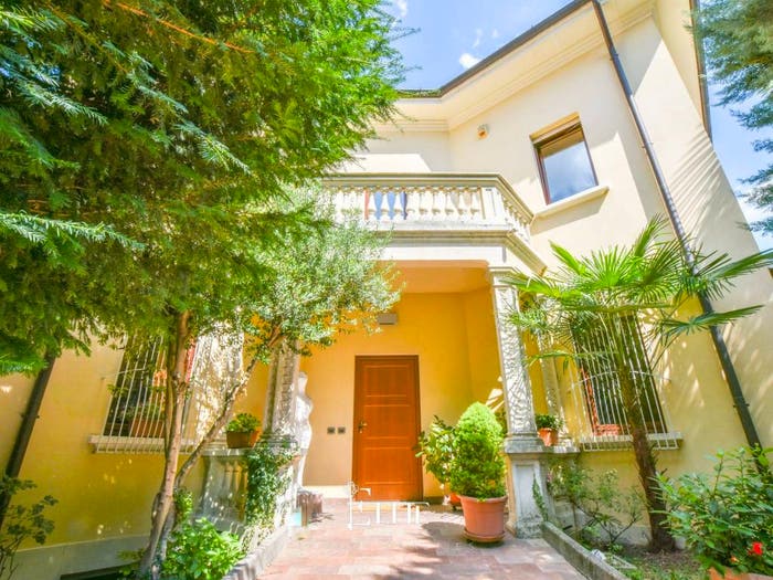 Casa con 6 locali in vendita in Via Postcastello, Centro, Gallarate