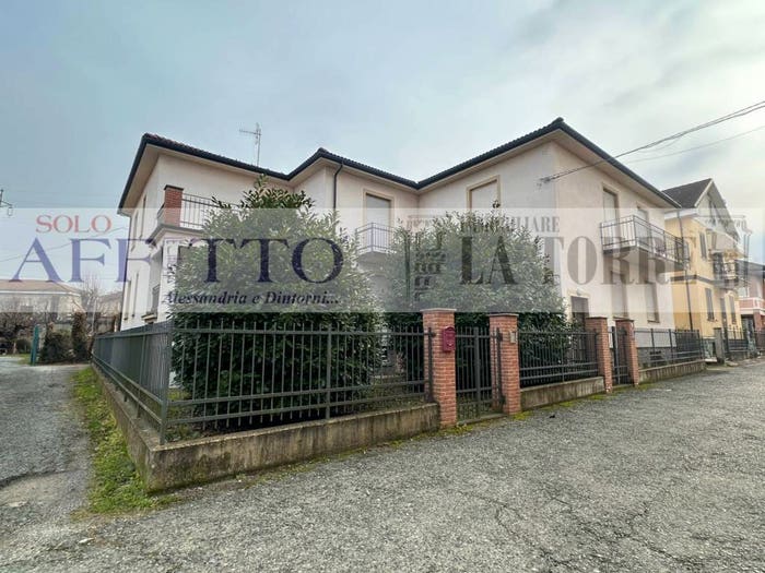 Casa con 6 locali in vendita in CORSO SARACCO, Centro, Ovada