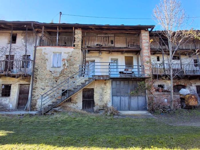 Casa con 6 locali in vendita in Via Giuseppe Verdi, San Pietro Val Lemina