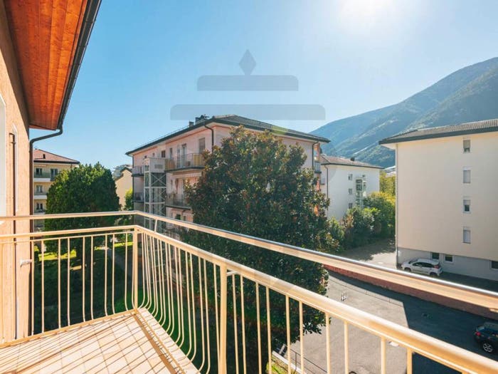 Appartamento quadrilocale in vendita in Via Francesco Petrarca, Centro, Merano
