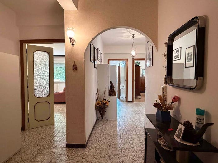 Appartamento con 6 locali in vendita in Via Leonardo da Vinci, Centro, Nuoro