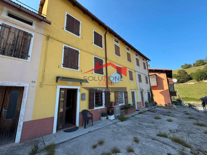 Casa quadrilocale in vendita in Via Gianesoni, Asiago