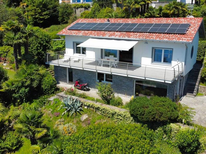 Casa con 5 locali in vendita in Via Europa Unita, Colmegna, Luino