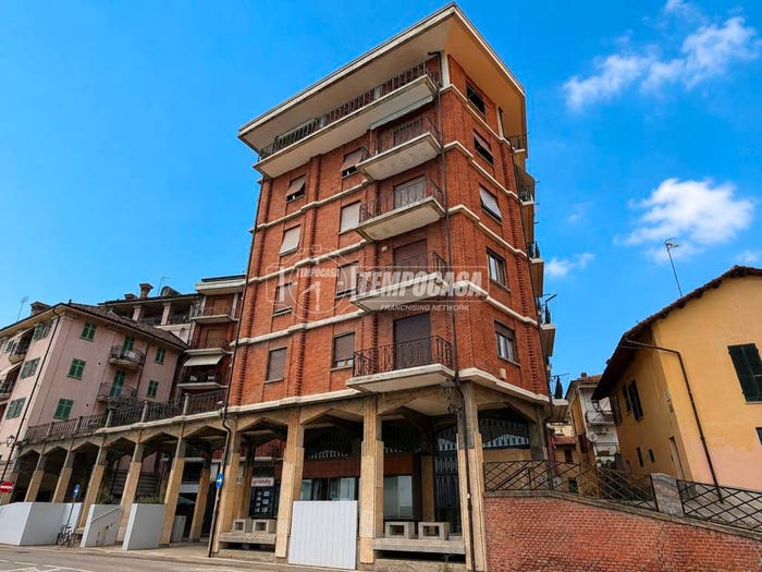 Appartamento trilocale in vendita in Piazza Vittorio Veneto, Centro, Fossano