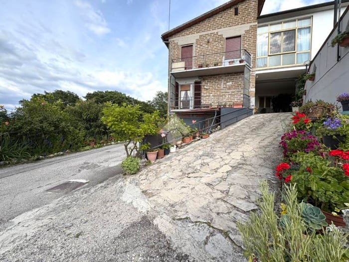 Casa trilocale in vendita in Str di Massa, Narni