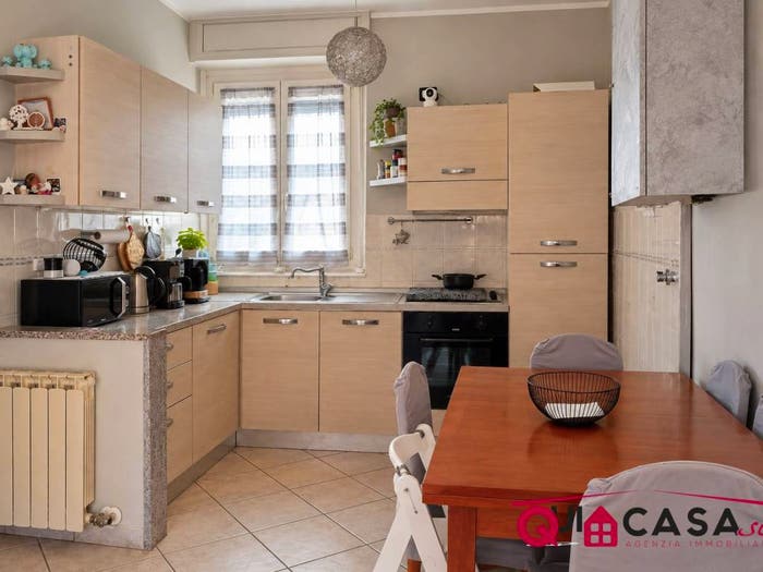 Appartamento trilocale in vendita in Via Indipendenza, Centro, Marnate