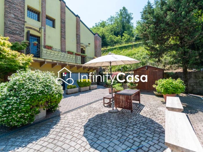Casa con 6 locali in vendita in Via Molini, Bussolengo