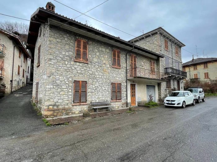 Casa quadrilocale in vendita in VIA ROMA, Centro, Fabbrica Curone
