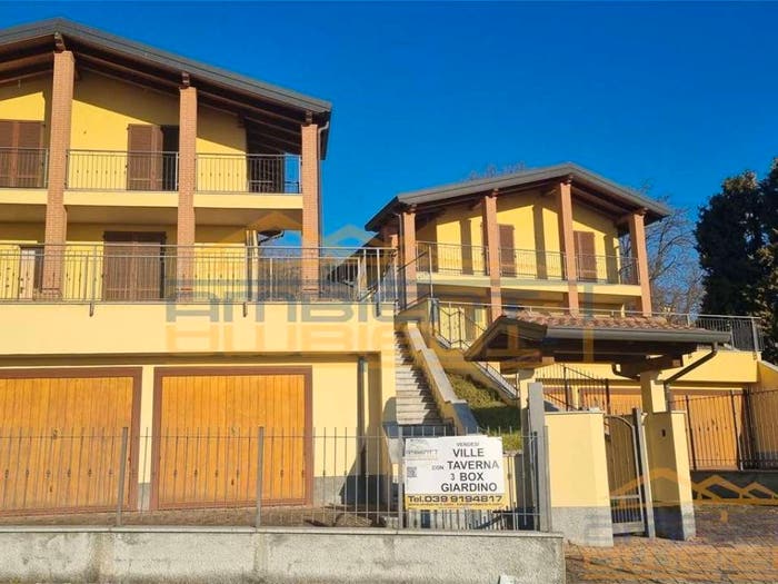 Casa con 6 locali in vendita in Via Bassa del Poggio, Quattro Strade, Montevecchia