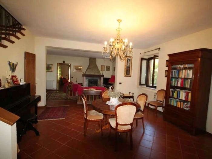 Casa con 6 locali in vendita in Via Gino Bari, Casciano, Murlo