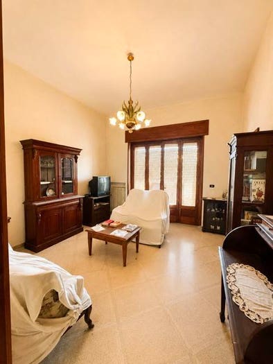 Appartamento quadrilocale in vendita in Via Tito Speri, Centro, Uggiano la Chiesa