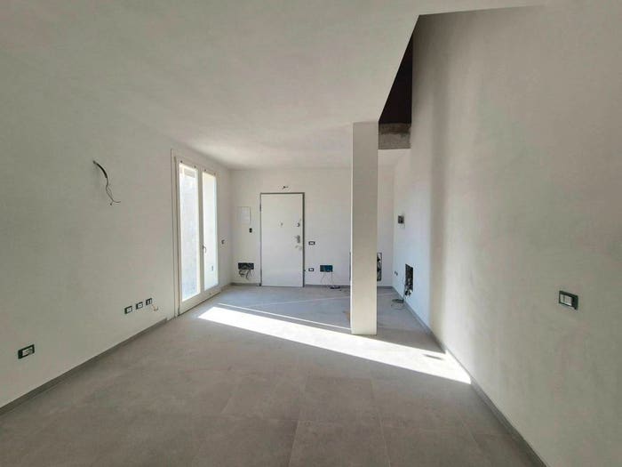 Appartamento trilocale in vendita in Via Fratelli Cervi, Centro, Agliana