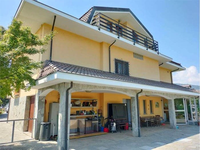 Casa con 6 locali in vendita in via Circonvallazione, Mathi