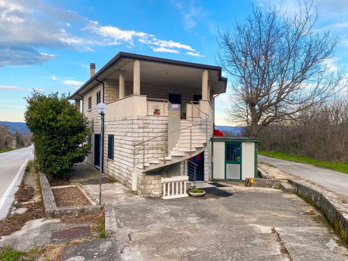 Casa con 6 locali in vendita in SP, Campochiaro