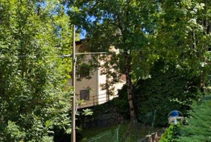Appartamento trilocale in vendita in Via S Carlo, Maggio, Cremeno