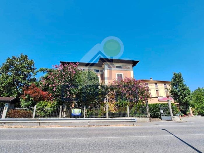 Casa quadrilocale in vendita in via Martiti della Libertà, Centro, Robecco d'Oglio