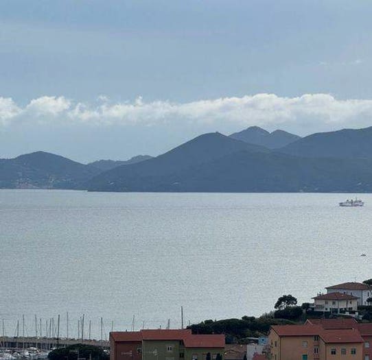 Appartamento con 5 locali in vendita in Centro, Piombino