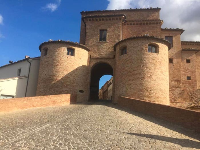 Appartamento trilocale in vendita in Via Boni, Centro, Mombaroccio