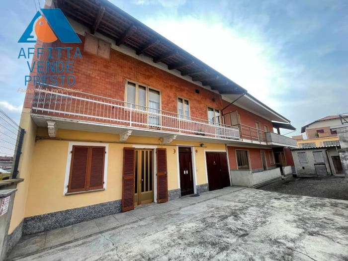 Casa con 6 locali in vendita in VIA PER CASALE, Centro, Verolengo