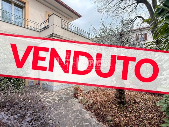 Appartamento quadrilocale in vendita in Via don carlo Buttafava B, Centro, Casatenovo