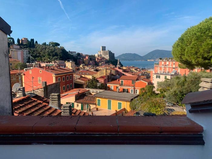Appartamento trilocale in vendita in Via Oronte Petriccioli, Lerici Paese, Lerici