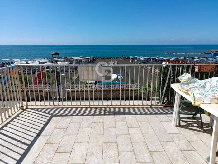 Appartamento quadrilocale in vendita in LUNGOMARE REGINA ELENA, Centro, Ladispoli