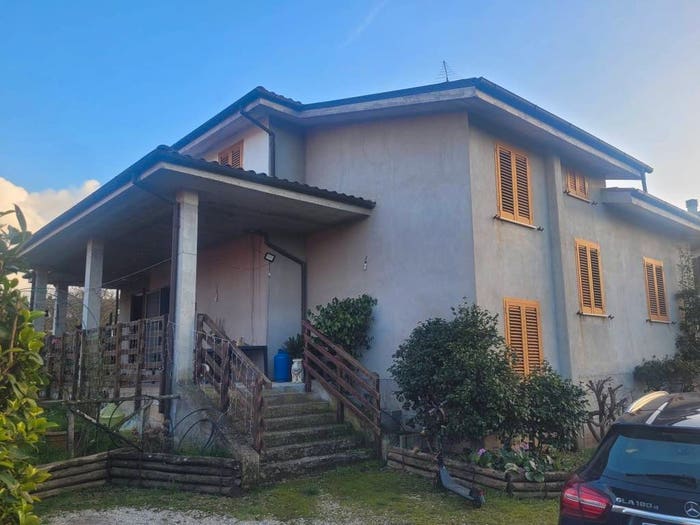 Casa con 6 locali in vendita in Contrada Fontana Camerata, Vasanello