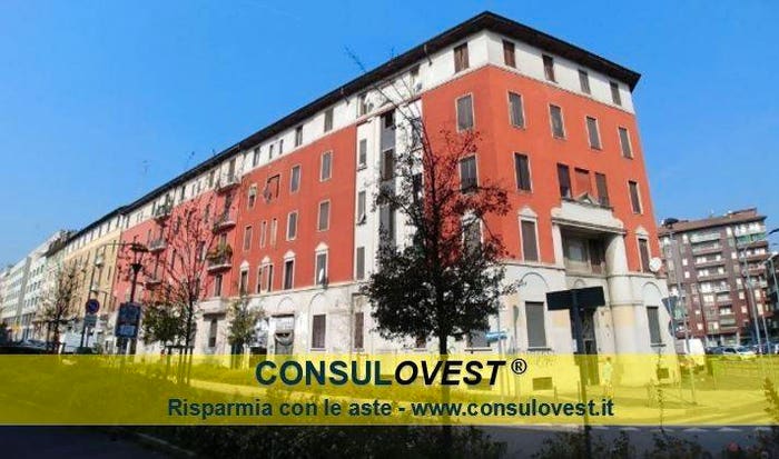 Appartamento trilocale in vendita in Via Polesine, Corvetto, Milano