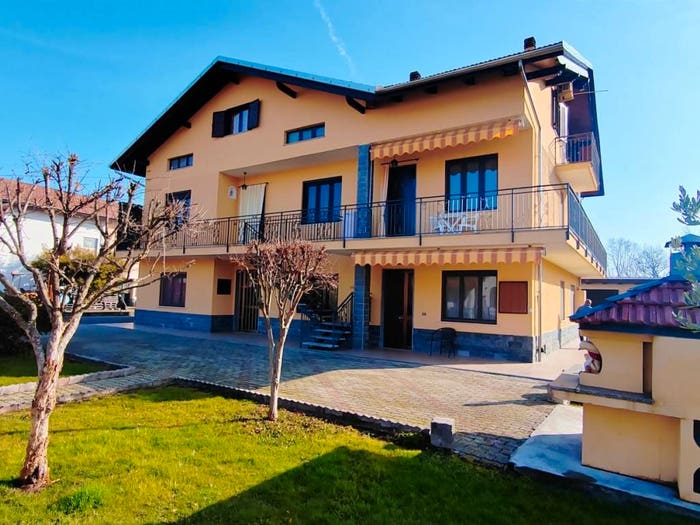 Casa con 6 locali in vendita in Via Carlo Cerea, Ratina, Cossato
