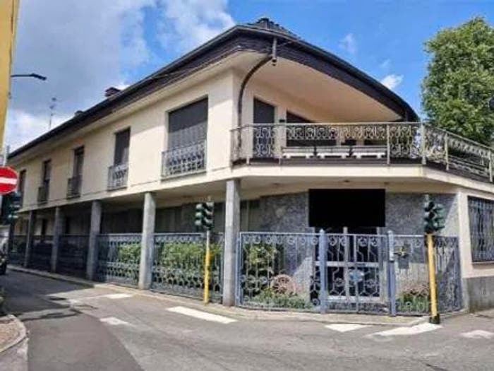Appartamento quadrilocale in vendita in Via Sant'Antonio, Centro, Castano Primo