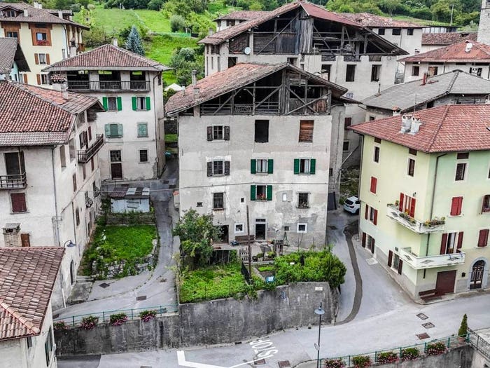 Casa con 6 locali in vendita in Piazza PIAZZA VITTORIA, Borgo Chiese