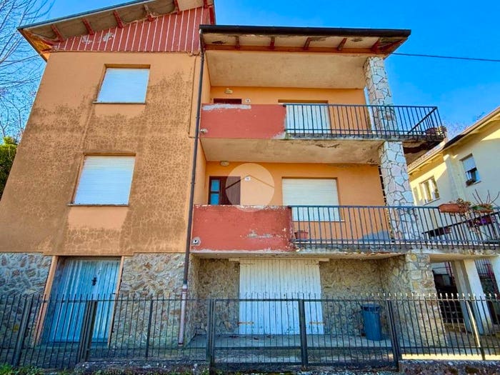 Appartamento quadrilocale in vendita in Via Europa, Centro, Montefiore Conca