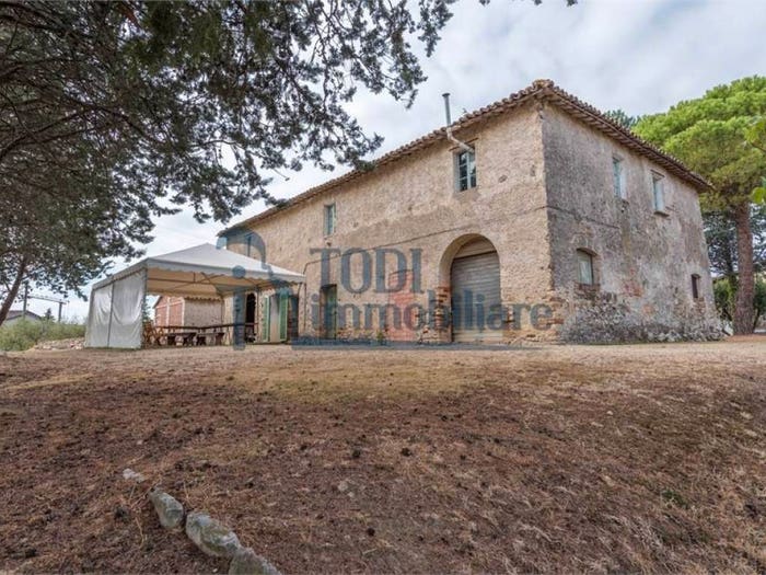 Casa con 6 locali in vendita in Viale IV Novembre San Venanzo, Centro, San Venanzo
