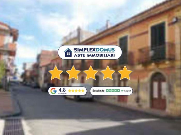 Appartamento con 6 locali in vendita in Via Giuseppe Garibaldi, Nizza di Sicilia