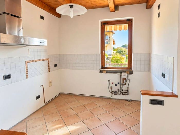 Appartamento trilocale in vendita in Via Caselle, Villa di Serio